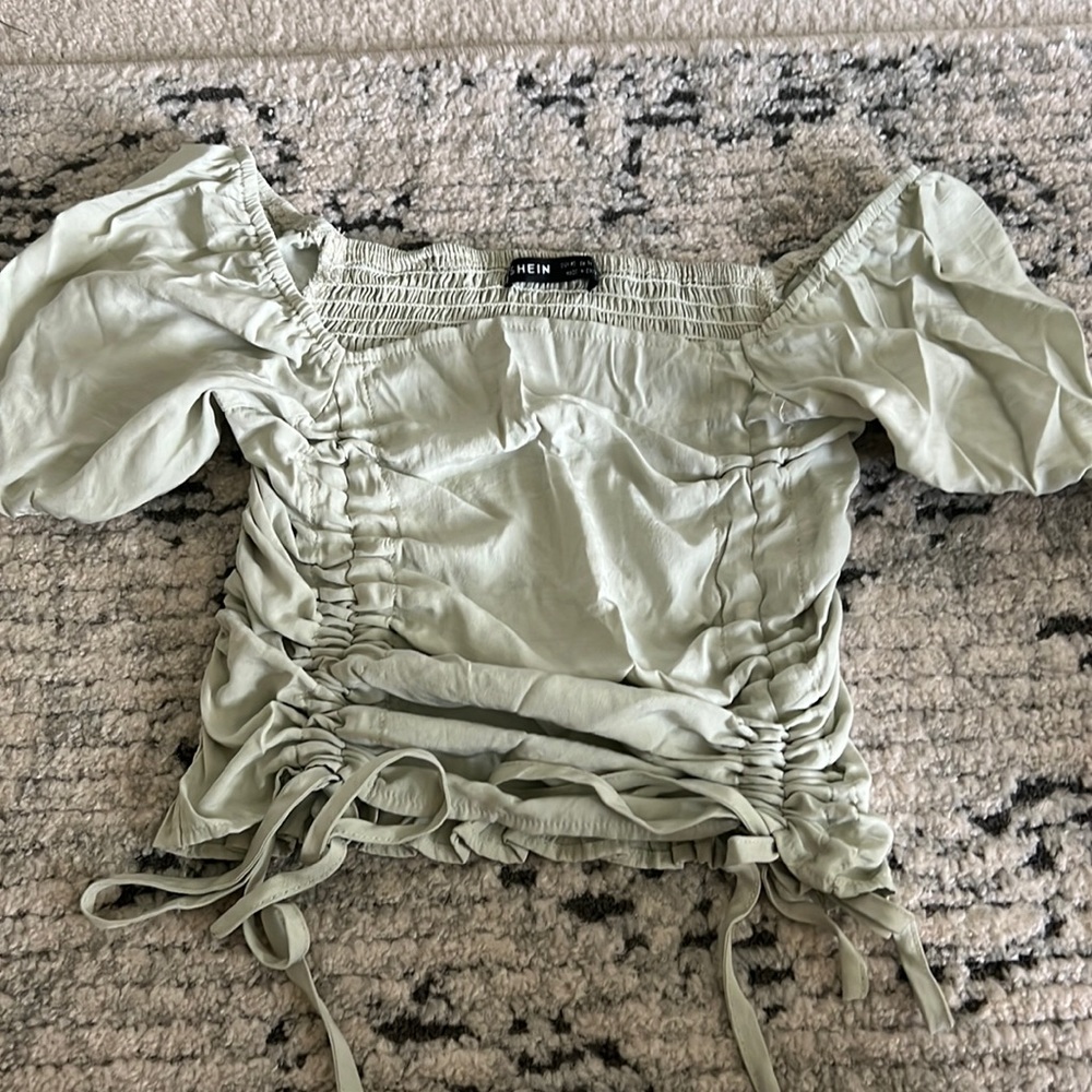Pale green crop top!!